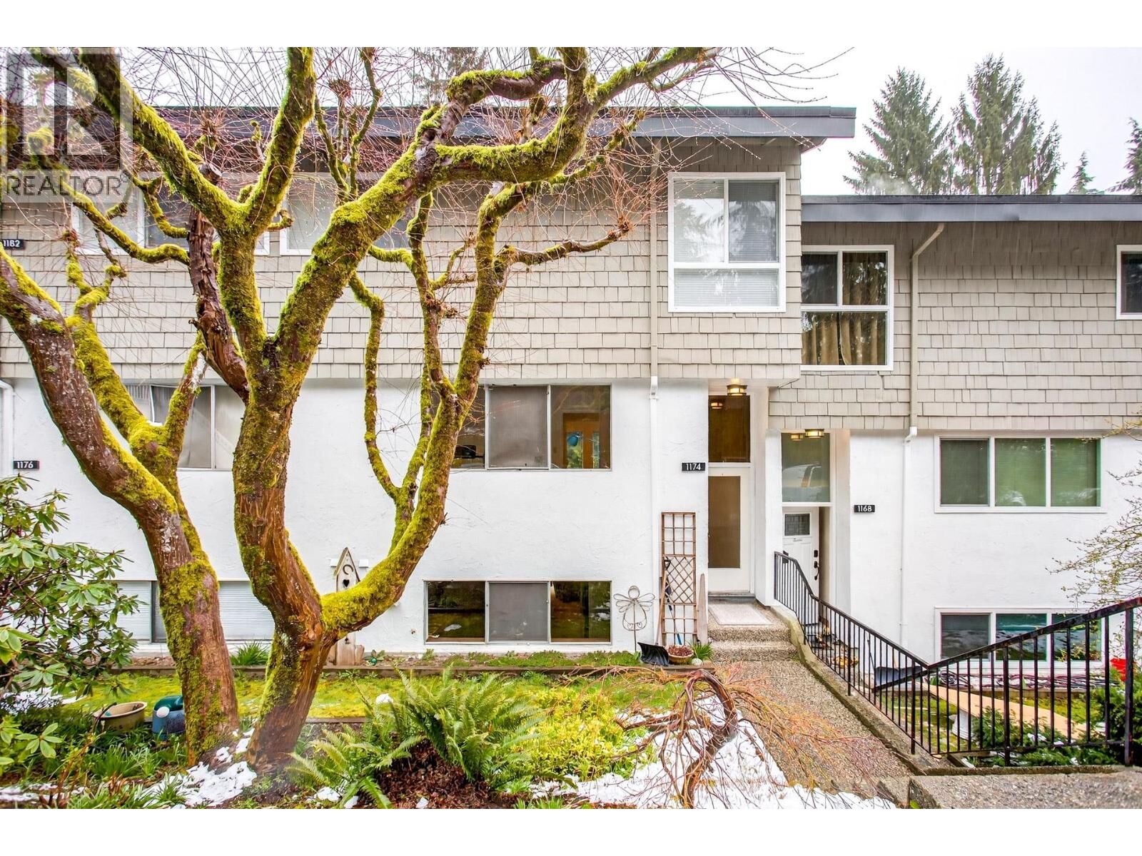 Photo de la propriété:  1174 Chateau Place  BC V3H 1N6 