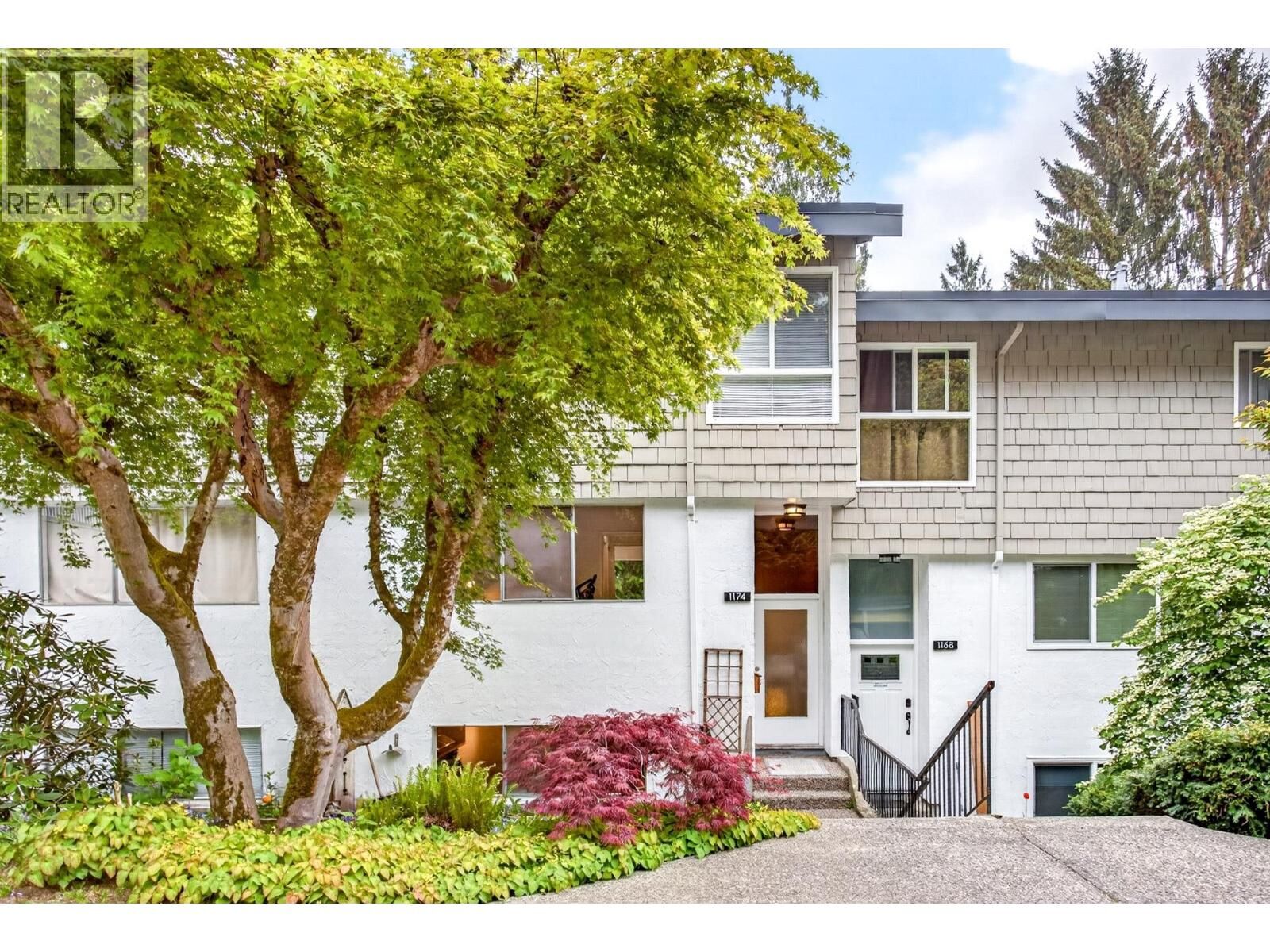 Photo de la propriété:  1174 Chateau Place  BC V3H 1N6 