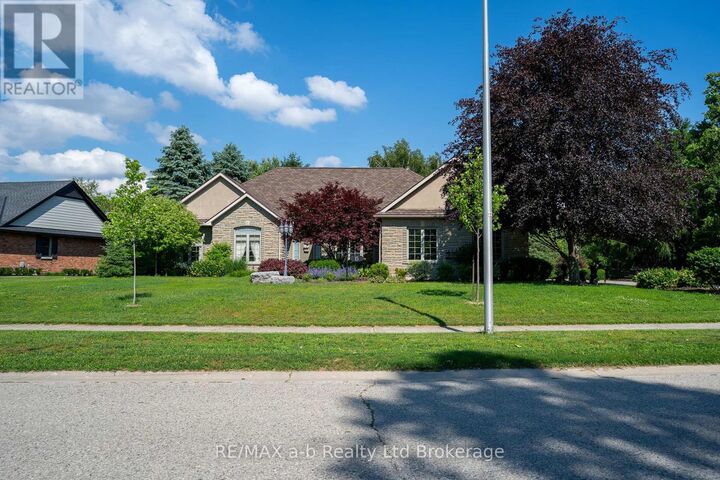 15 Otterview Drive — photo 1