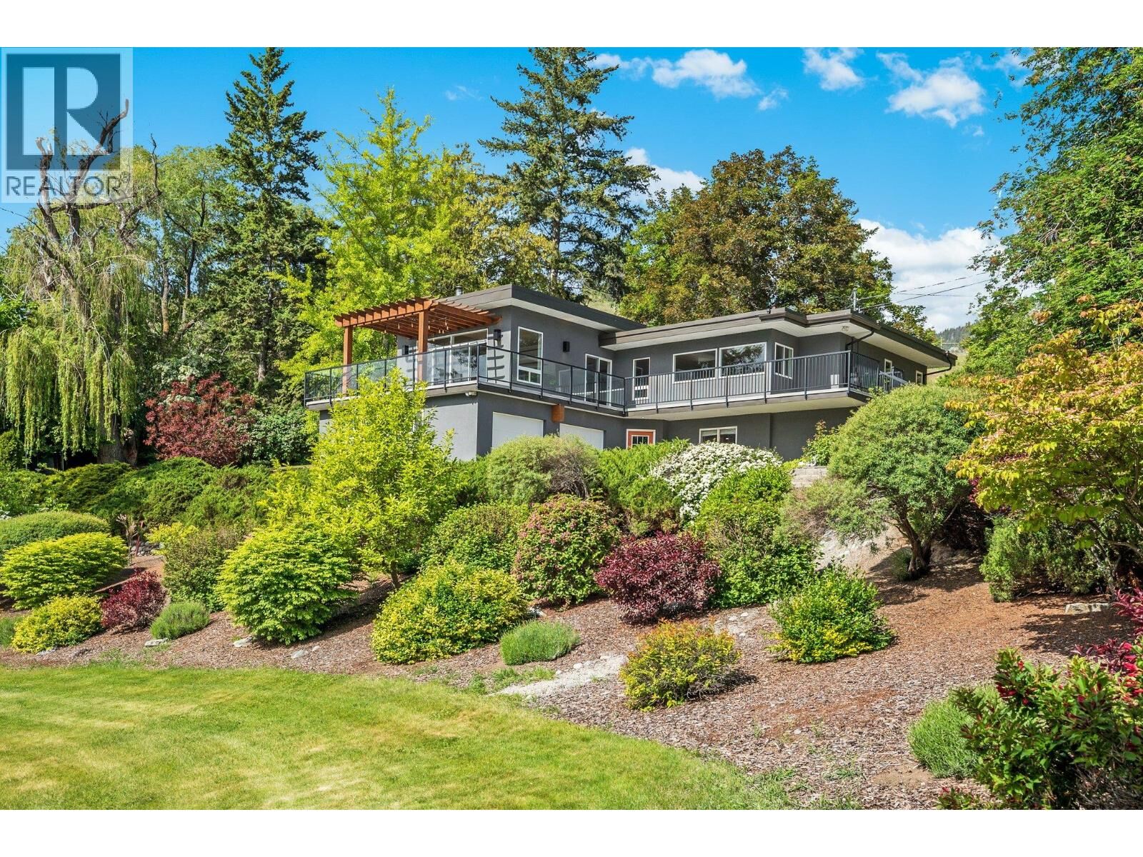 Property Photo: 220 West Bench Drive BC V2A 8X8