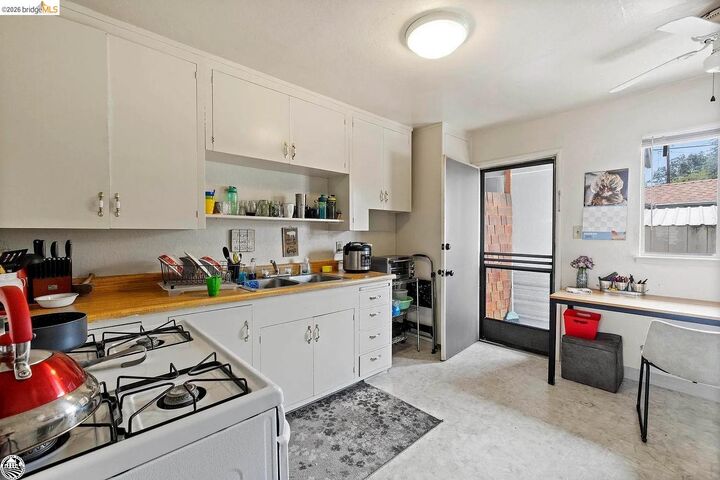 Property Photo:  18567 Pine St  CA 95379 