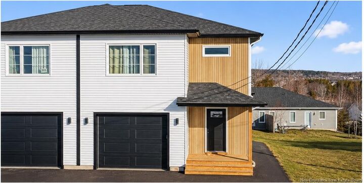 203 Teaberry Avenue — photo 1