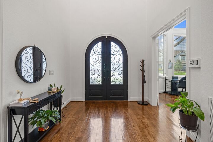 Property Photo:  1835 Hewitt Drive  TX 77018 