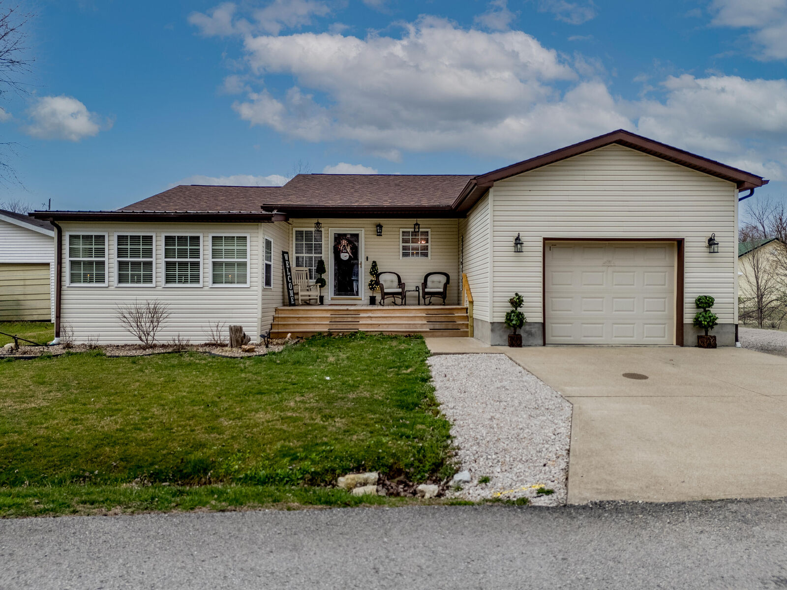 Property Photo:  93 Wright Road  KY 40371 