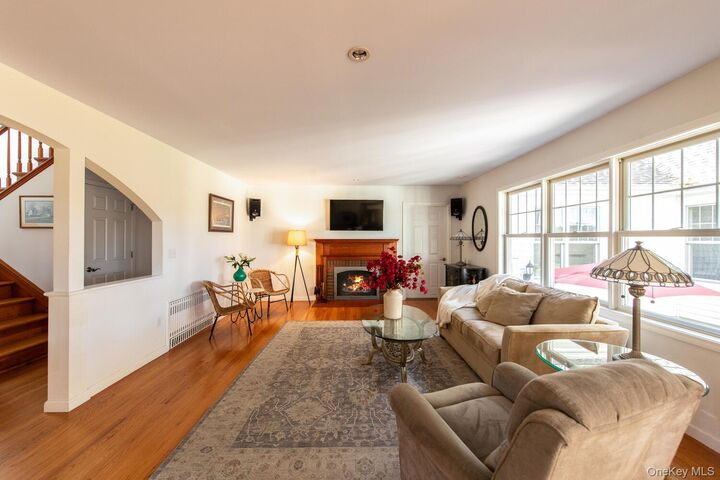 Property Photo:  5 Point Place  NY 12538 