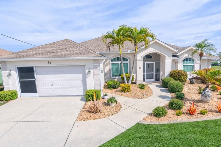 Property Photo: 35 Sportsman Court FL 33947