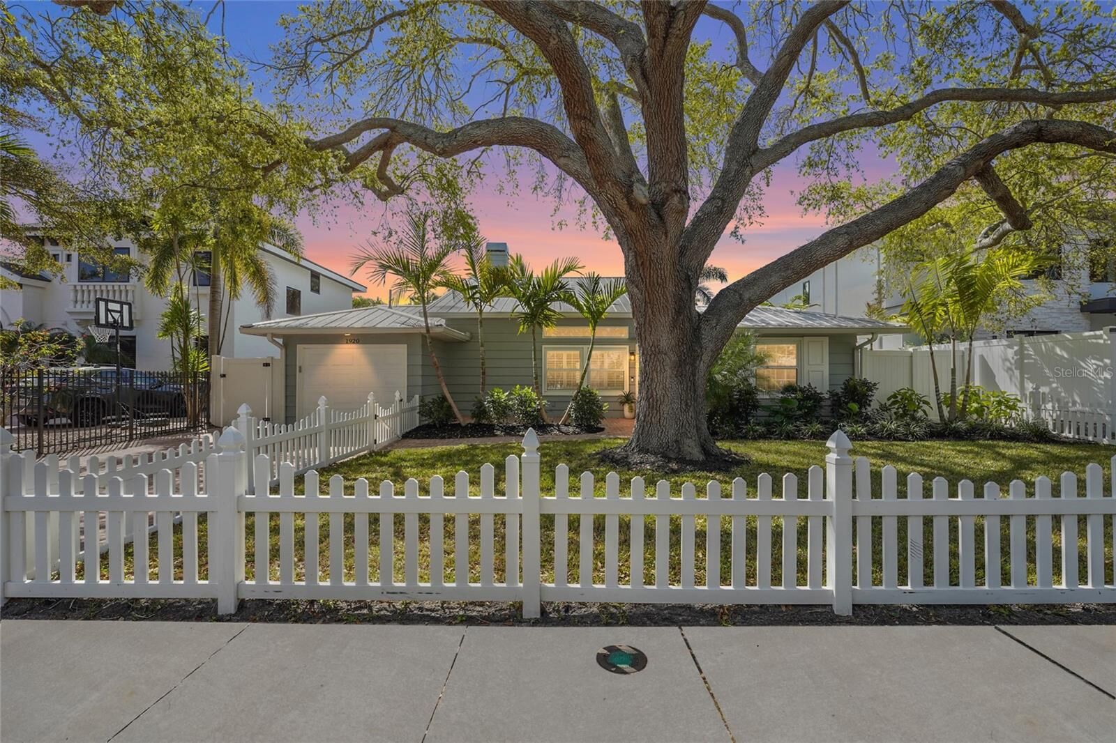 Property Photo:  1920 Wisteria Street  FL 34239 