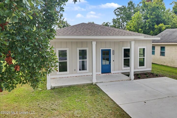 Property Photo:  2324 34th Avenue  MS 39501 