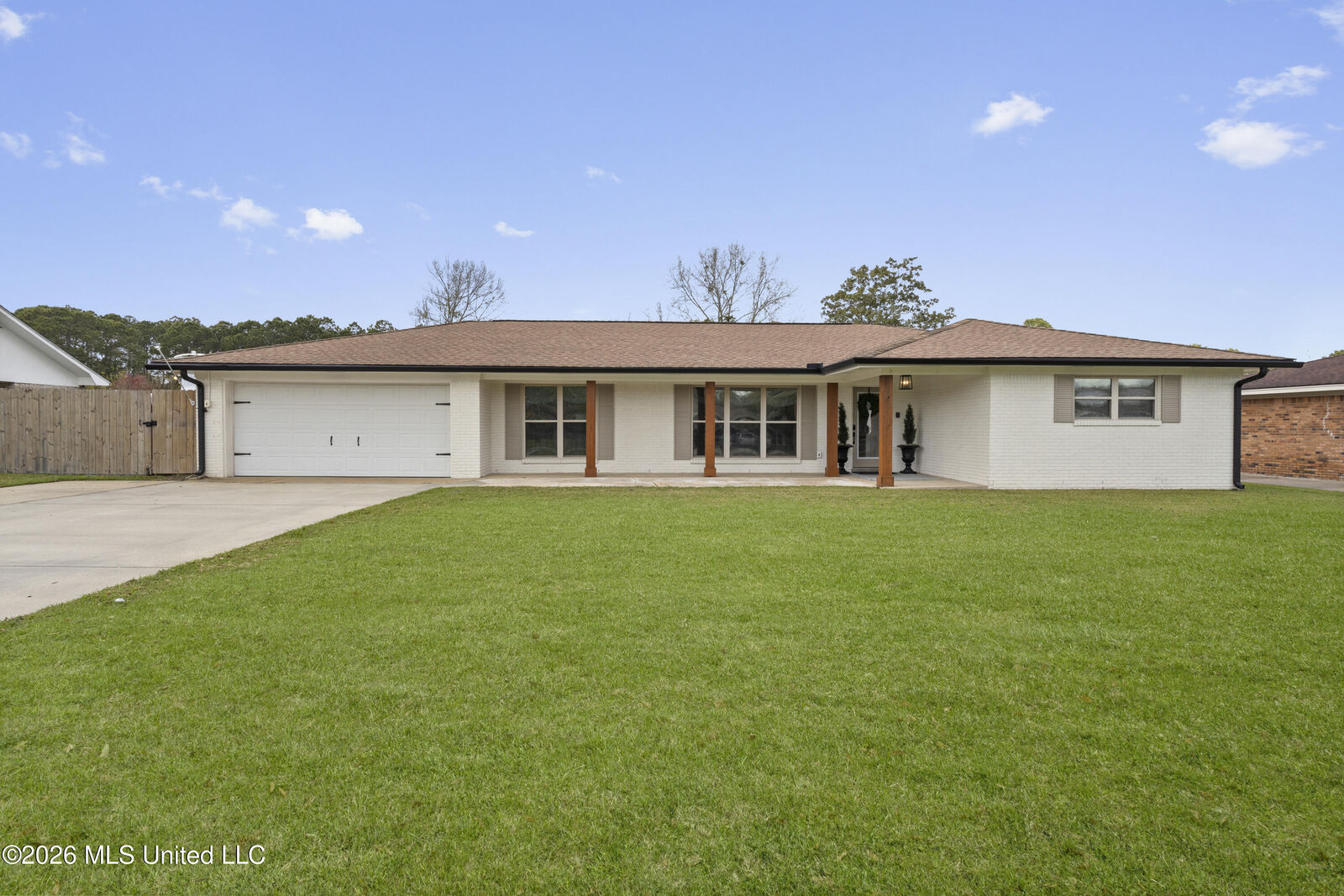 Property Photo:  821 Auburn Drive  MS 39532 