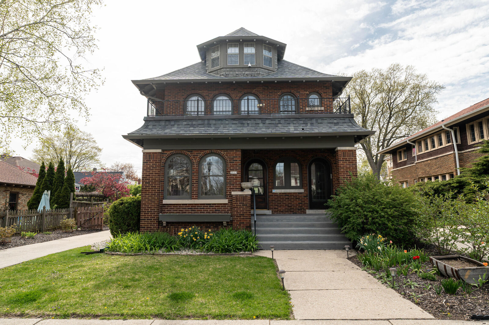Property Photo: 3915 N Downer Ave WI 53211