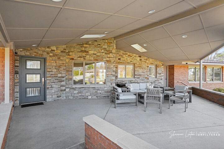 Property Photo:  1640 Gladys Avenue  MI 49417 