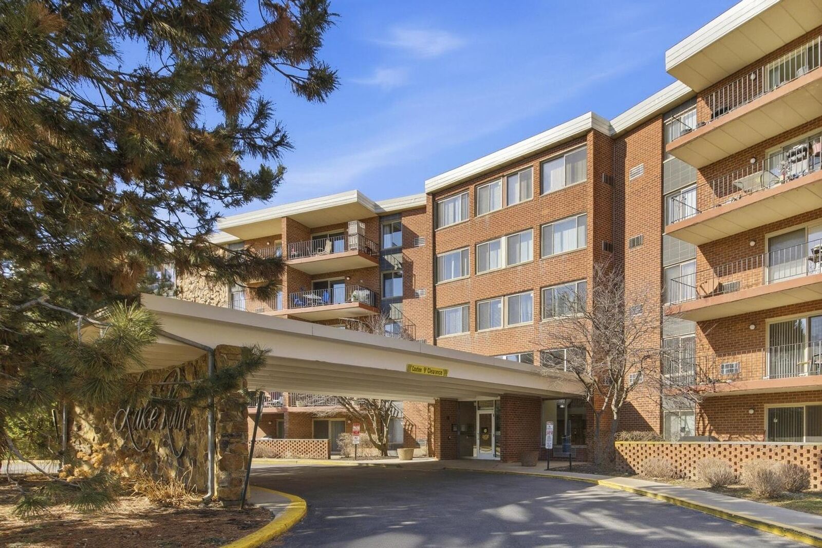 Property Photo:  16 E Old Willow Road 214S  IL 60070 