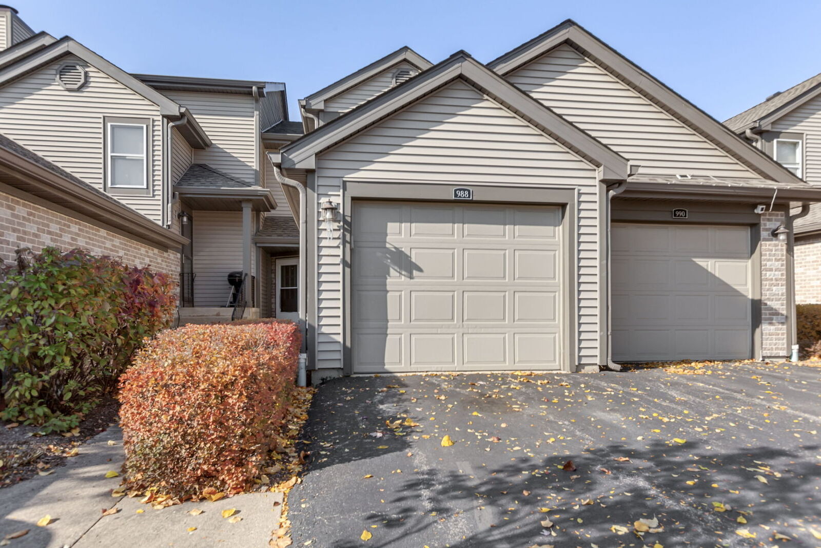 Property Photo:  988 Butter Creek Court 4nd  IL 60169 