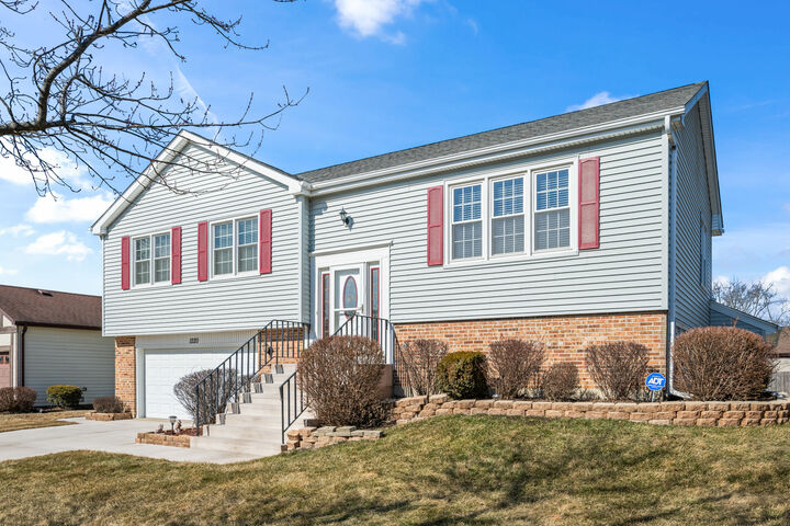 Property Photo:  1220 Dorchester Lane  IL 60169 