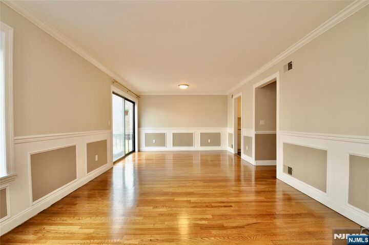 Property Photo:  38 Holiday Court T038  NJ 07675 