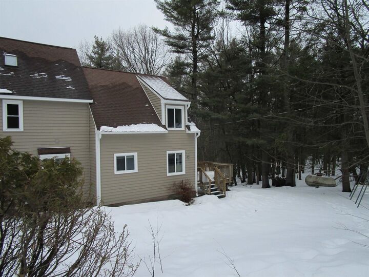 Property Photo:  24 Bobbys Lane  NH 03055 