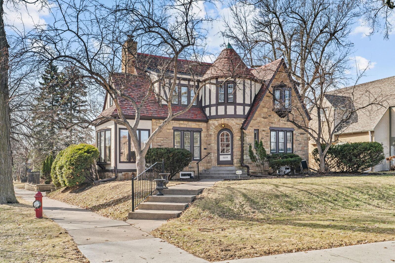 Property Photo:  2220 Saint Anthony Parkway  MN 55418 