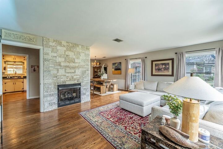 Property Photo:  2107 Preston Place  TX 76209 