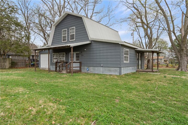 Property Photo: 104 N Pine Avenue AR 72734