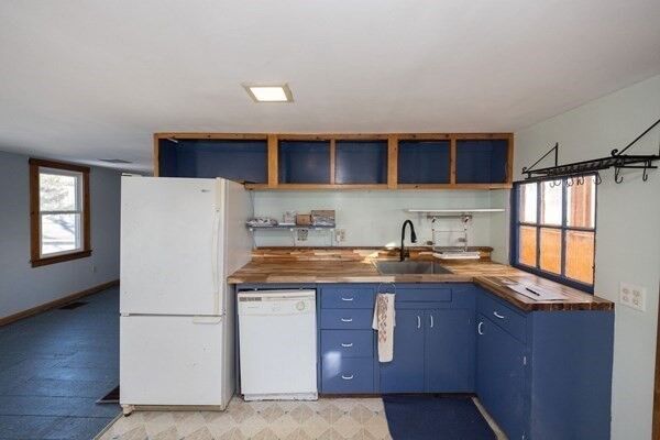 Property Photo:  2 Teconnett Path  MA 01605 