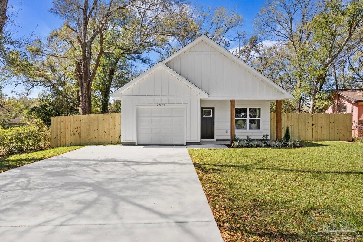 Property Photo:  7561 Weaver Dr  FL 32534 