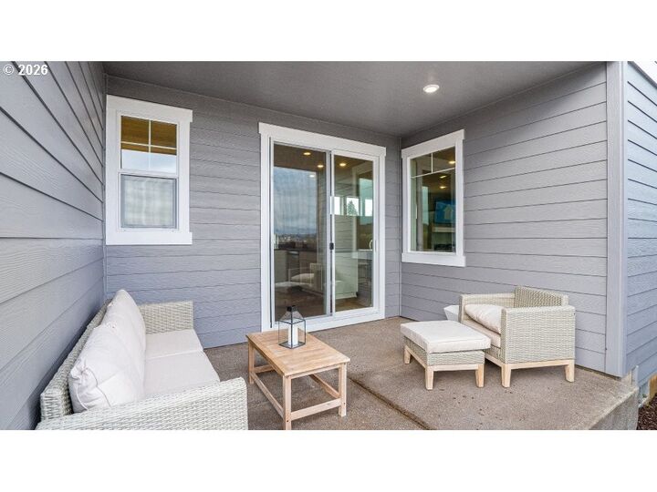 Property Photo: 7398 SE Madrone St OR 97123