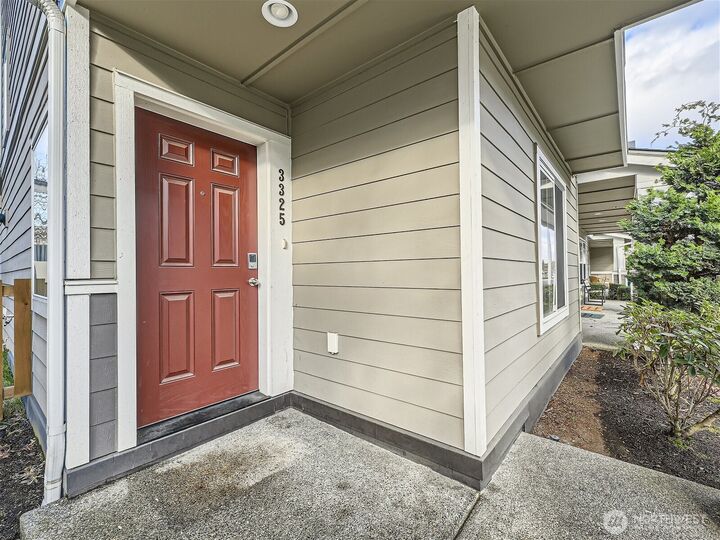 Property Photo:  3325  30th Dr  WA 98201 