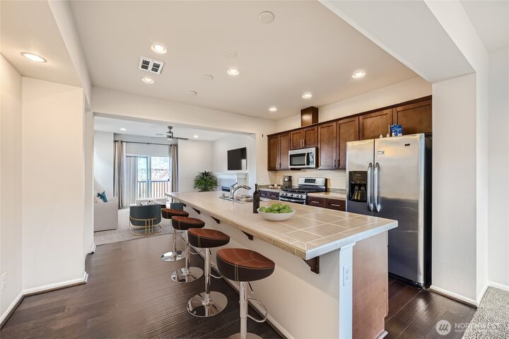 Property Photo: 3325 30th Dr WA 98201