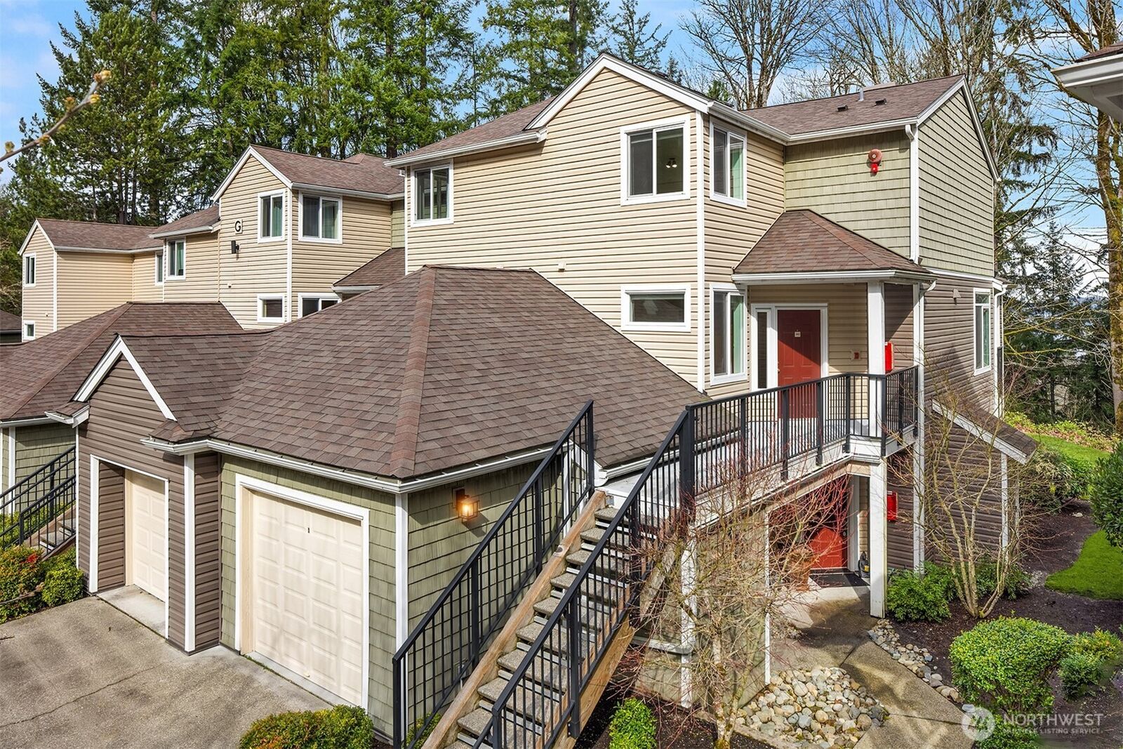Property Photo:  5000 NW Village Park Drive G242  WA 98027 