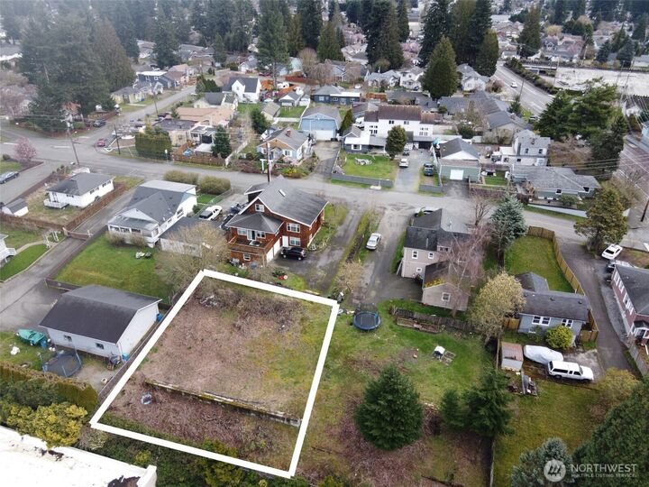 Property Photo:  6714  Berkshire Drive  WA 98203 