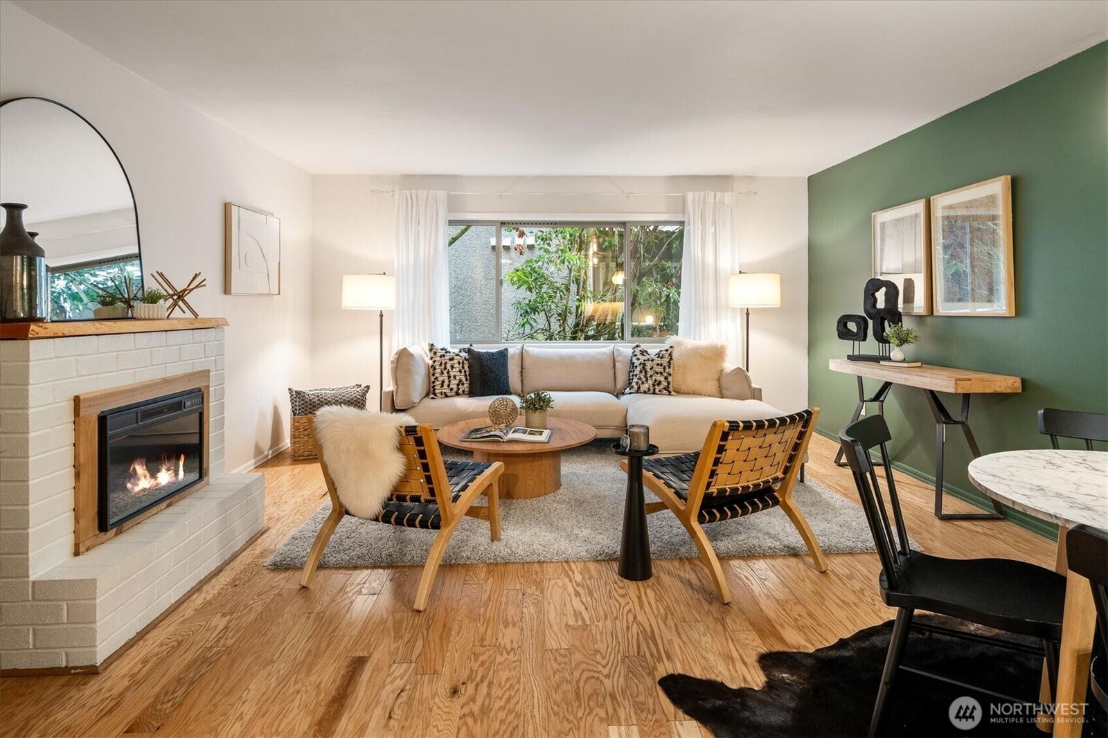 Property Photo:  3820 NE 155th Place 403  WA 98155 