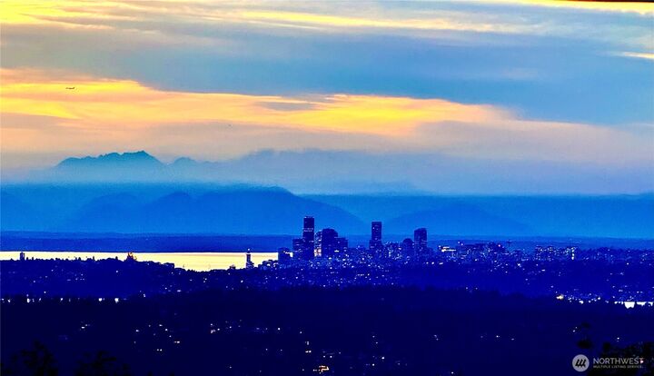 Property Photo:  5337  146th Avenue SE  WA 98006 