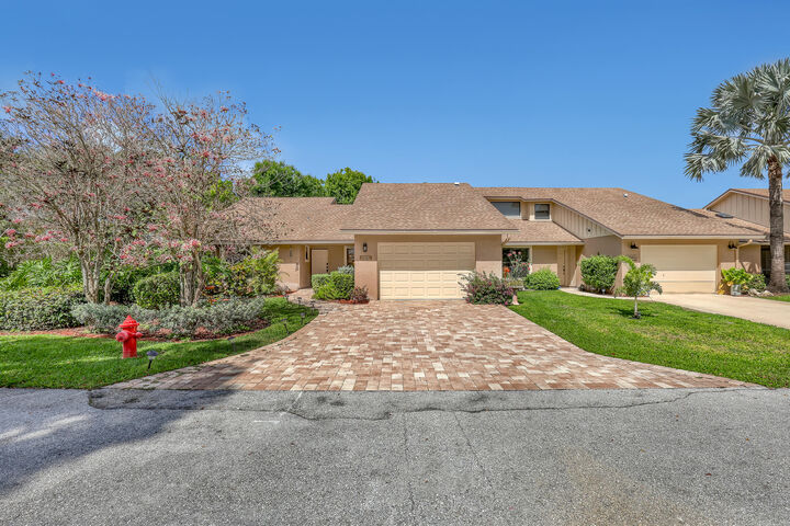 Property Photo:  11890 Donlin  FL 33414 