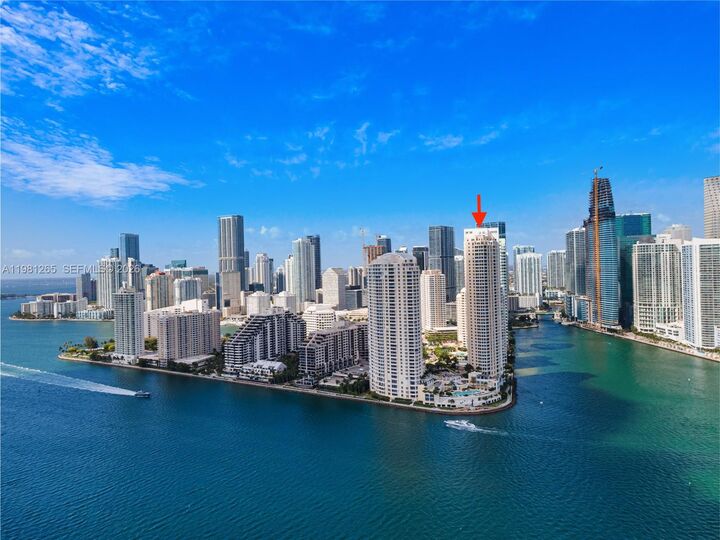 Property Photo: 848 Brickell Key Dr 903 FL 33131