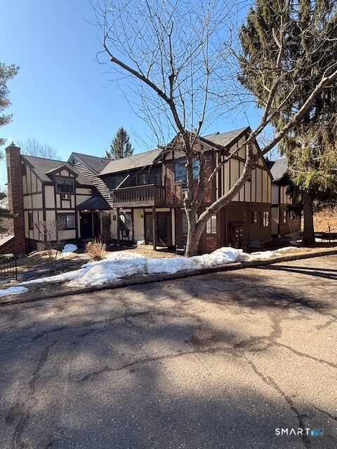 Property Photo: 3 Falmouth Court 3 CT 06804