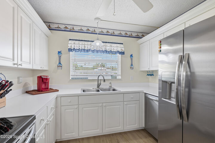 Property Photo:  319 N Grove Isle Circle  FL 32962 