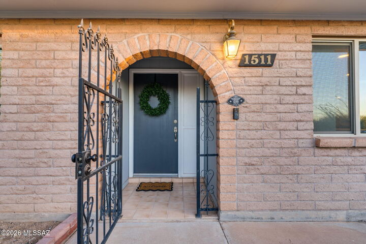 Property Photo:  1511 W Liddell Drive  AZ 85704 