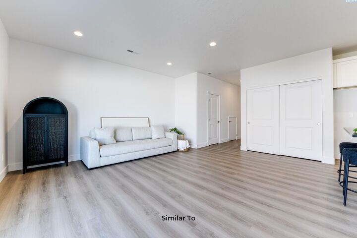 Property Photo: 10538 Clearwater Dr WA 99336