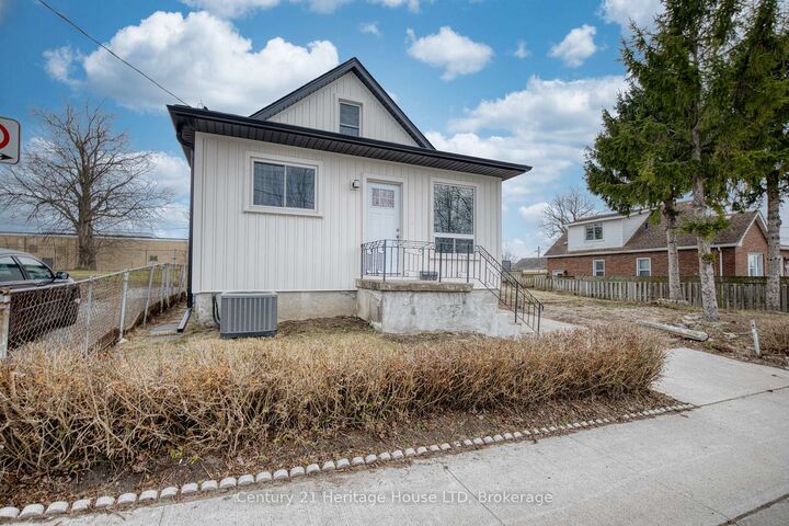 Property Photo:  64 Patricia Street  ON L2V 3W1 