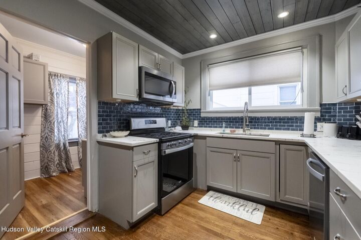 Property Photo:  106 W O'Reilly  NY 12401 