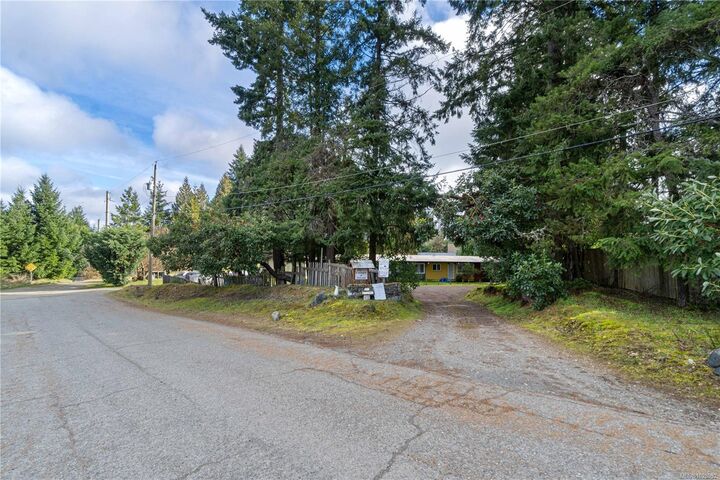Property Photo: 992 Allenby Rd BC V9P 2A9