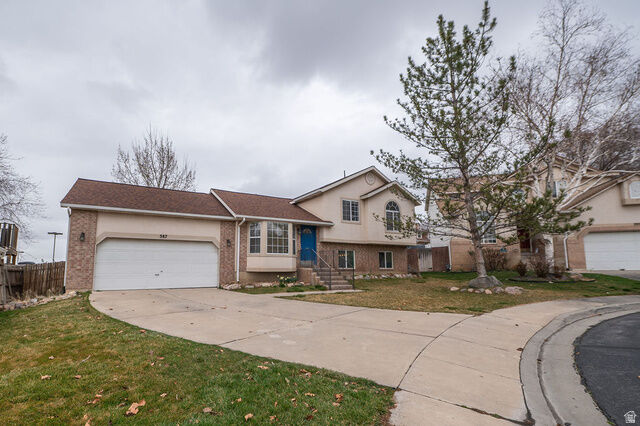 Property Photo: 587 E Eastpointe Cir N UT 84054