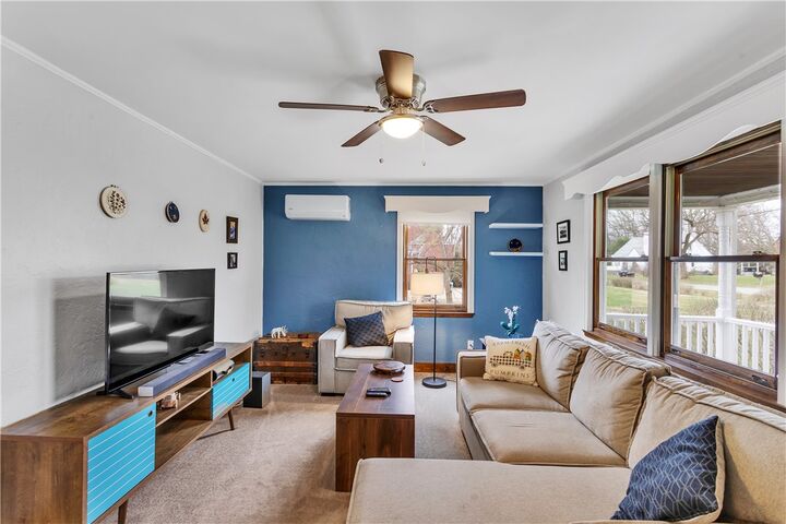 Property Photo:  1325 Parkway Rd  PA 15237 