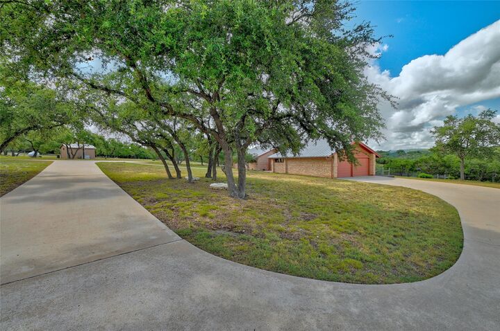 Property Photo: 300 Sycamore Valley Road TX 78620
