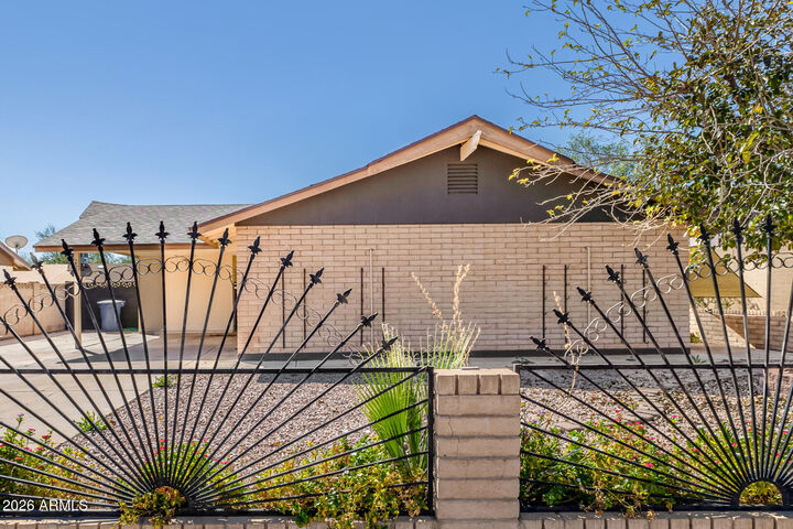 Property Photo:  2537 E La Jolla Drive  AZ 85282 