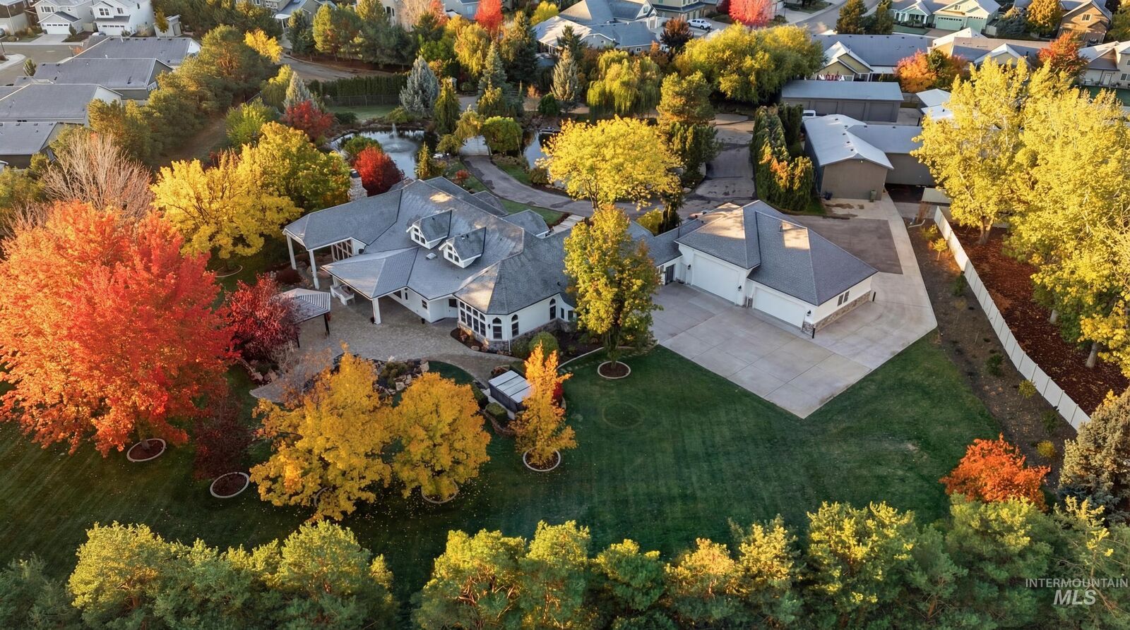 Property Photo: 2610 E Jasmine Ln. ID 83646