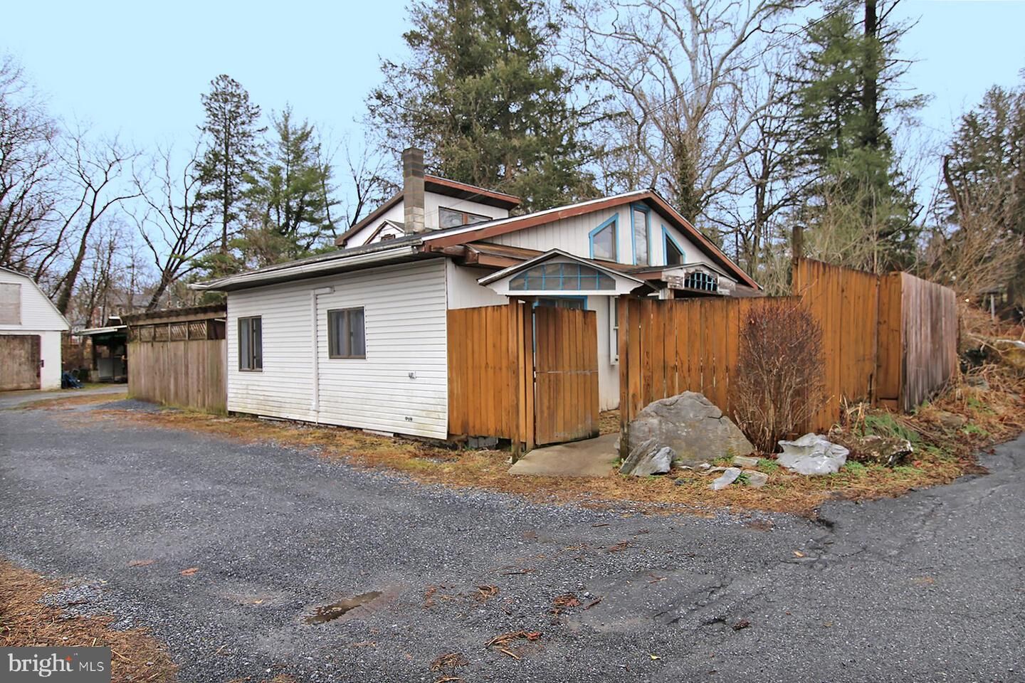 Property Photo:  672 Ono Road  PA 17003 