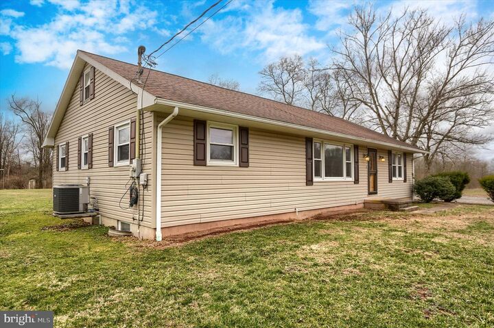 Property Photo:  1548 Route 204  PA 17870 