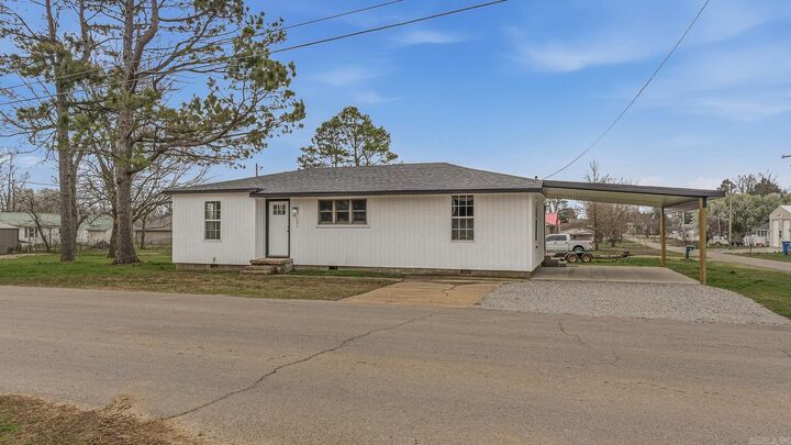Property Photo:  207 W Franklin St.  AR 72443 