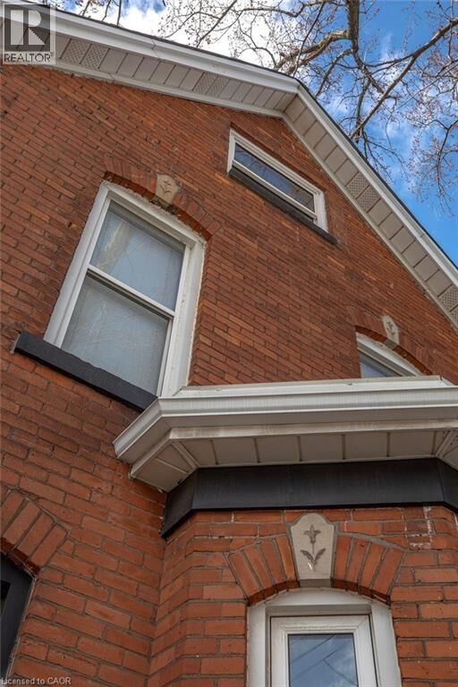 Property Photo:  87 East Avenue North  ON L8L 5H6 